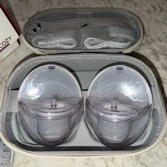 Momcozy M6 Wearable Pump w/ extra parts - Picture 2 of 4